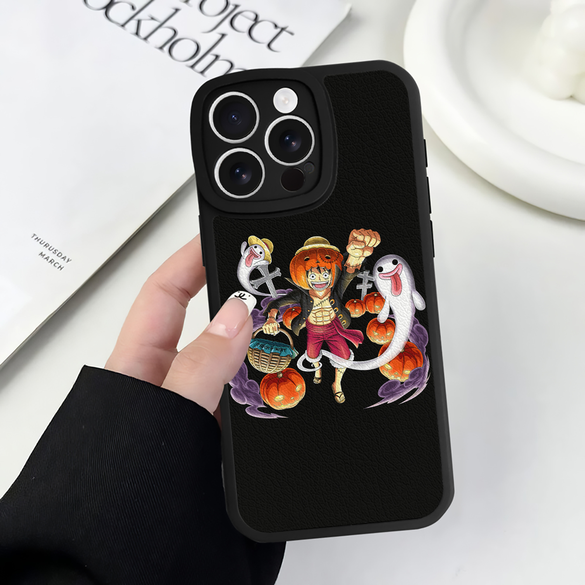 （画像用） ワンピース モンキー・D・ルフィ ONE PIECE Monkey D. Luffy 【iPhone 16シリーズ対応】シリコンスマホケース（レザー調） 材質：シリコン